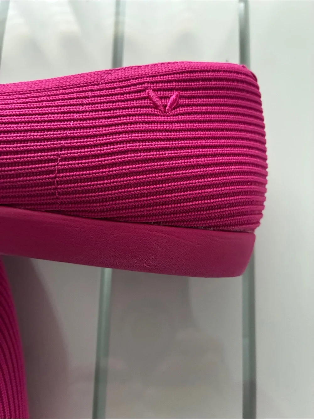 Vivaia Women’s Pink Knit Ballet Flats. Size 9.5